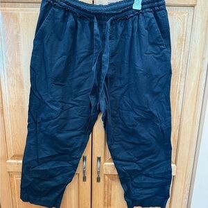 GAP Black Cropped Pants